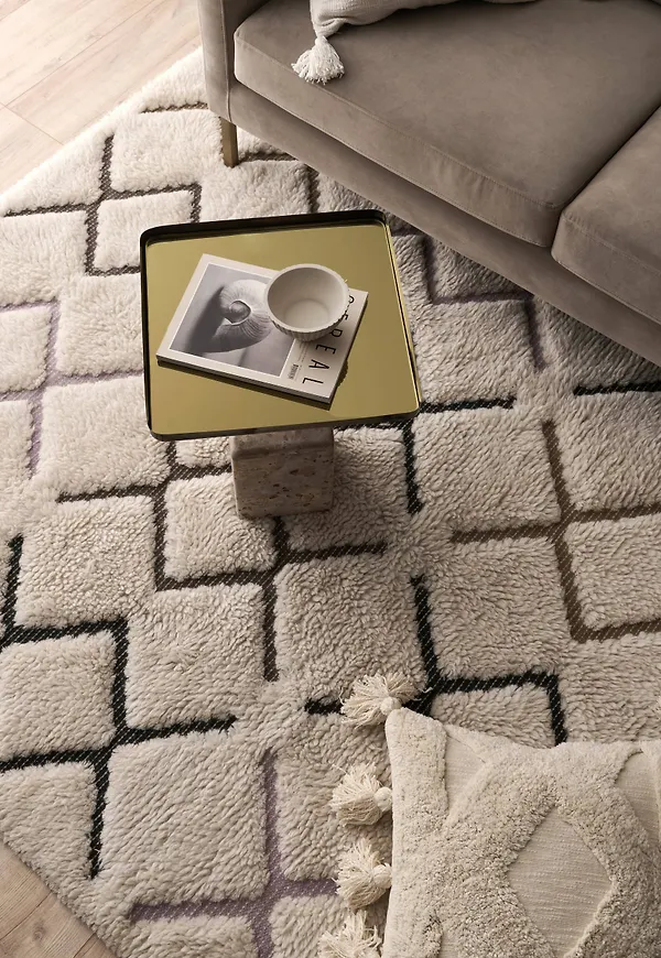 Beige Ellos-matta i superfin modell.