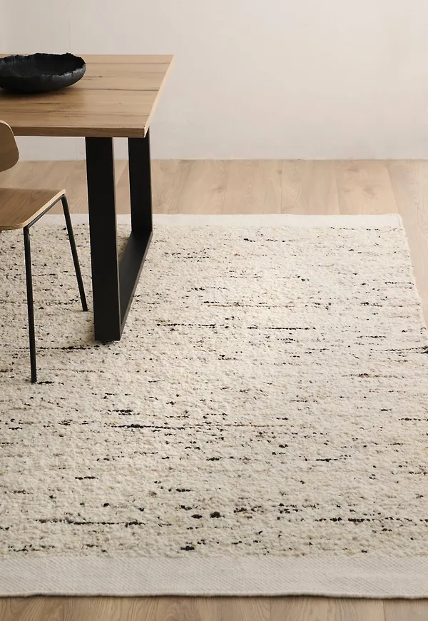 Vit Ellos-halkskyddsmatta i riktigt snygg modell.