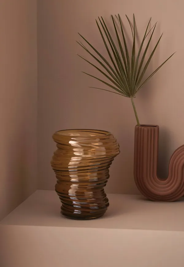 Supersnygg brun kruka 2025 från Ellos.