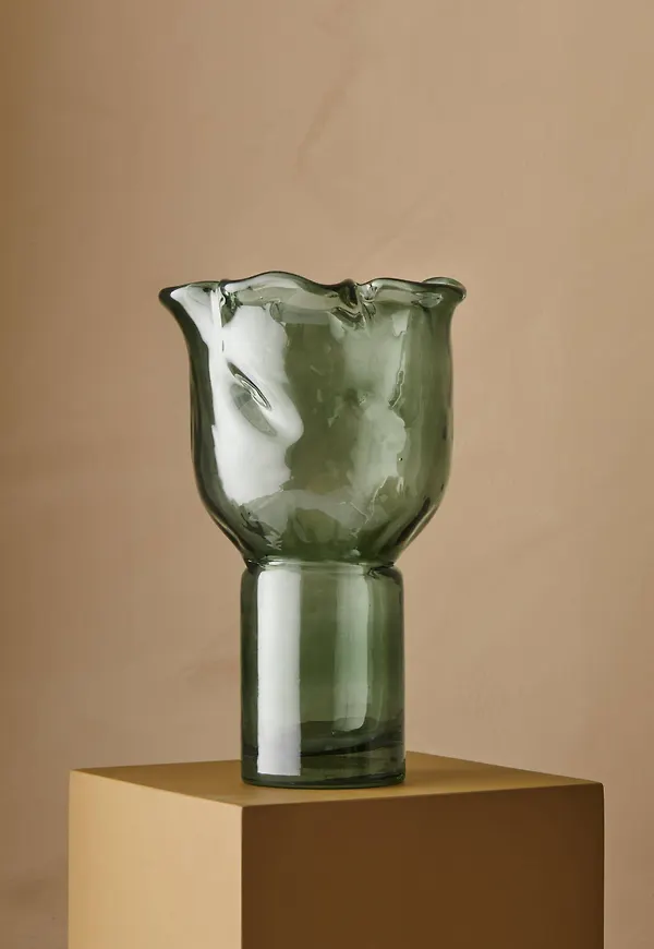 Riktigt fin grön kruka 2025 från Ellos.