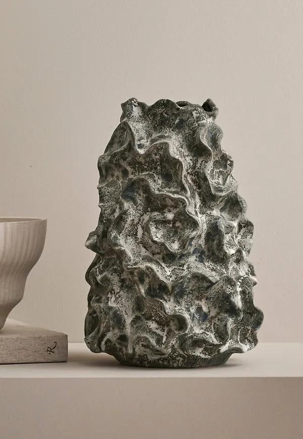 Grå Ellos-kruka i riktigt trendig modell.