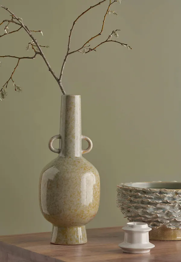 Smickrande kruka 2025 från Ellos.