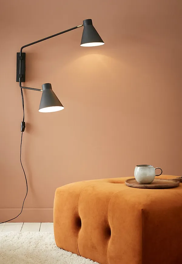 Otroligt fin lampa i svart från Ellos.