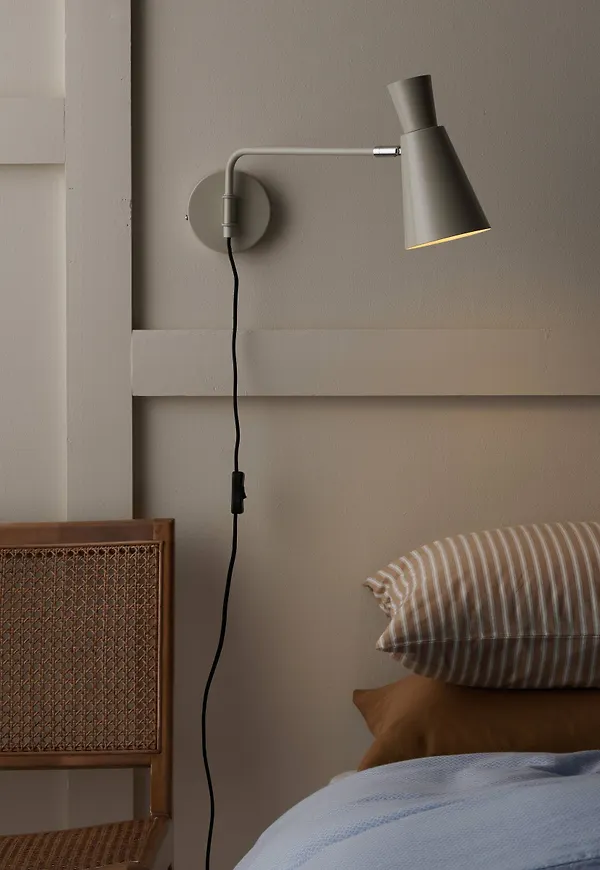 Modern lampa 2025 från Ellos.