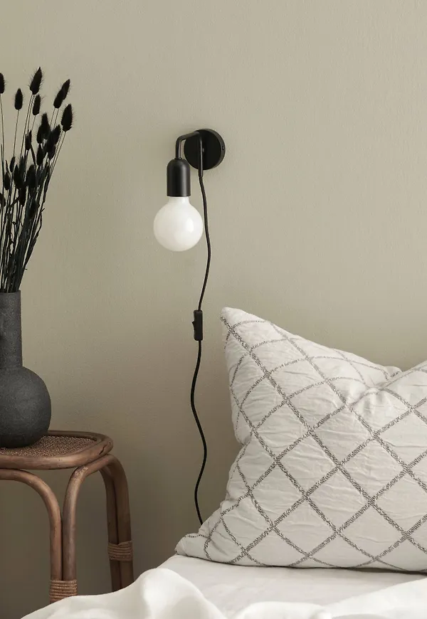 Skön lampa 2025 från Ellos.