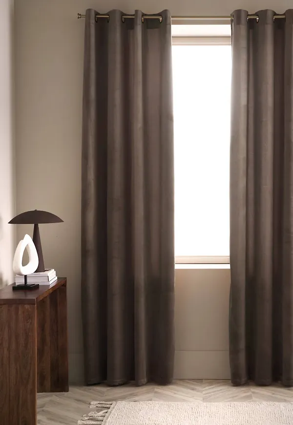 Härlig öljettgardin 2025 från Ellos.