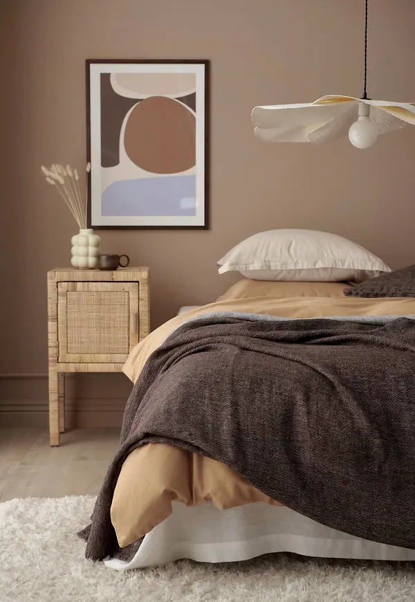 Snygg brun säng 2025 från Ellos.
