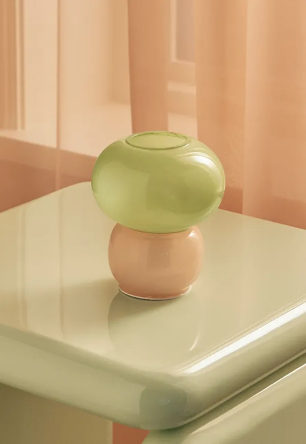 Fantastiskt fin lampa i rosa från Ellos Home.