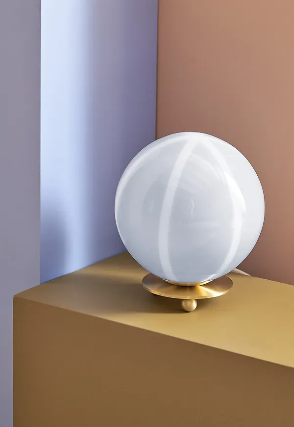 Ellos Home lampa som passar perfekt till hösten 2025!