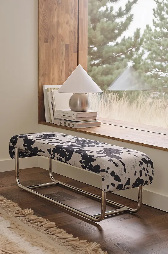 Otroligt snygg svart bänk 2025 från Ellos Home.