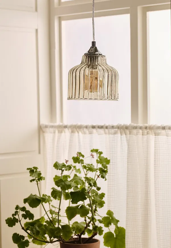 Härlig lampa 2026 från Ellos Home.