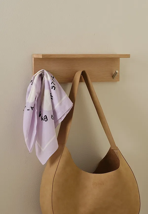 Klassisk vägghylla 2025 från Ellos Home.