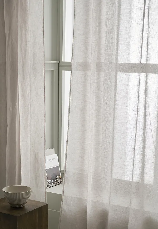 Otroligt fin Gardin som passar bra vid många olika tillfällen.