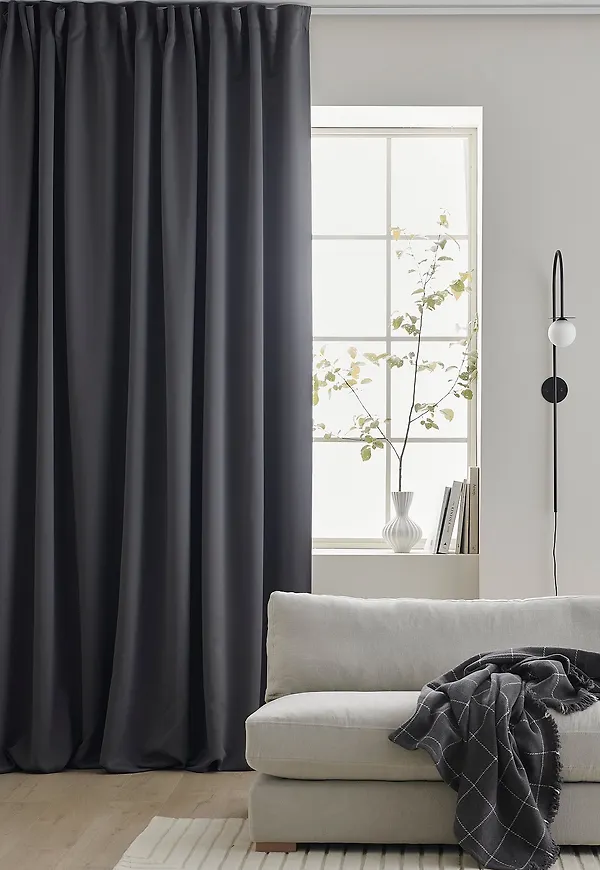 Fantastiskt snygg Gardin som passar bra vid många olika tillfällen.