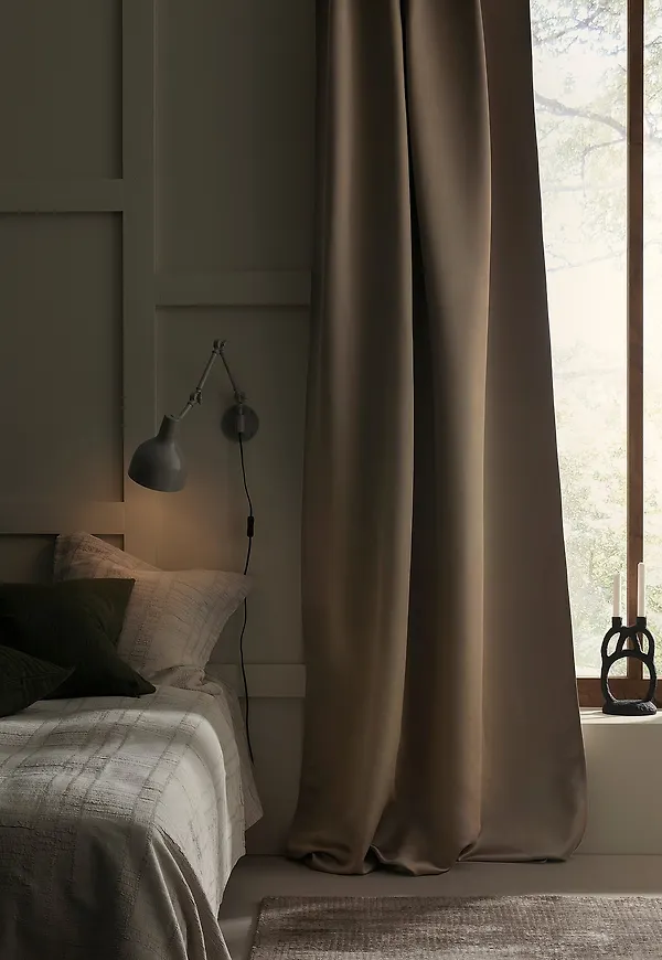 Exklusiv gardin i beiget från Ellos Home.