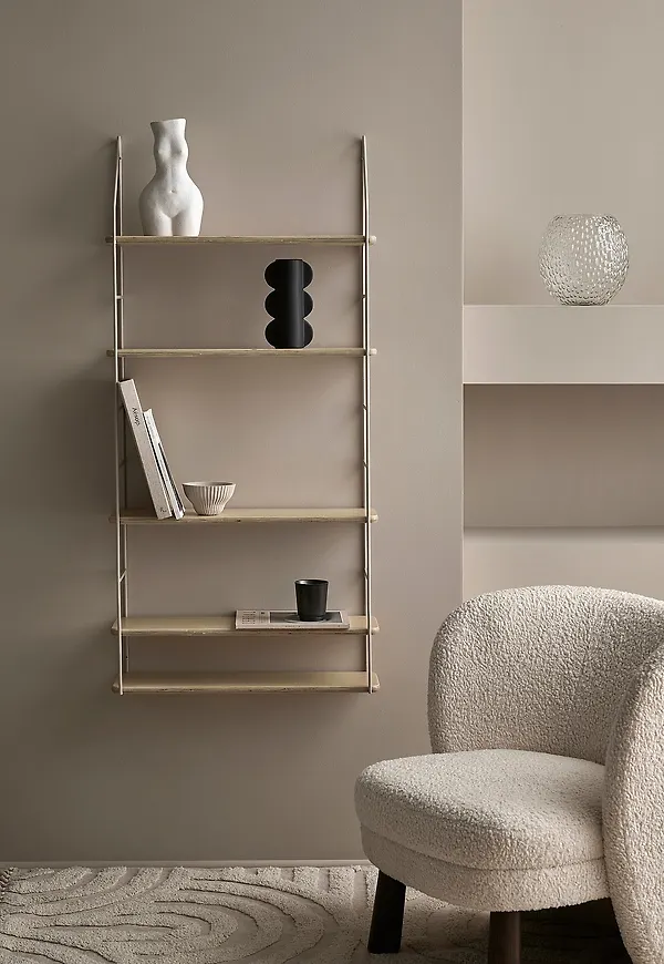 Modern vägghylla 2025 från Ellos Home.