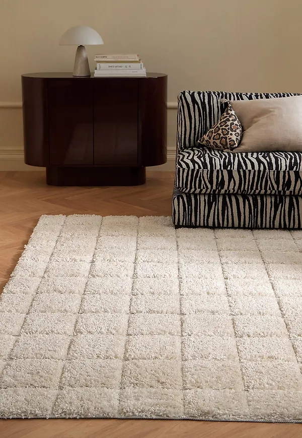 Komfortabel vit matta 2025 från Ellos Home.