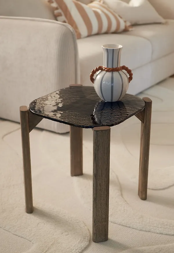 Brun Ellos Home-småbord i otroligt snygg modell.