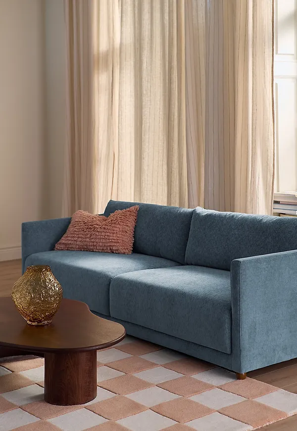 Jättefin blå soffa 2025 från Ellos Home.
