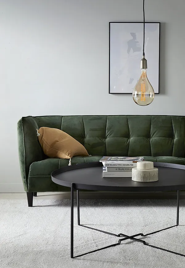 Svart Ellos Home-järnbord i stilren modell.