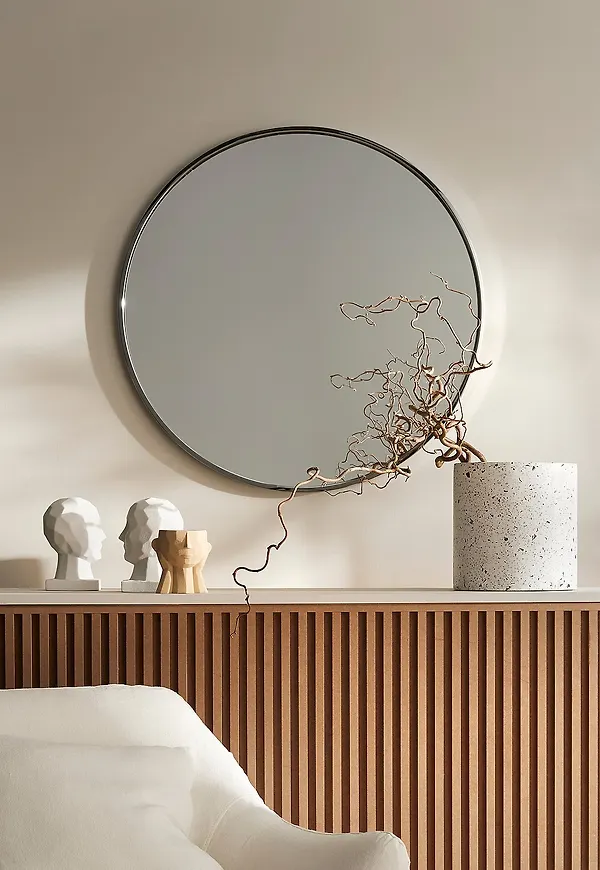 Silver Ellos Home-spegel i jättefin modell.