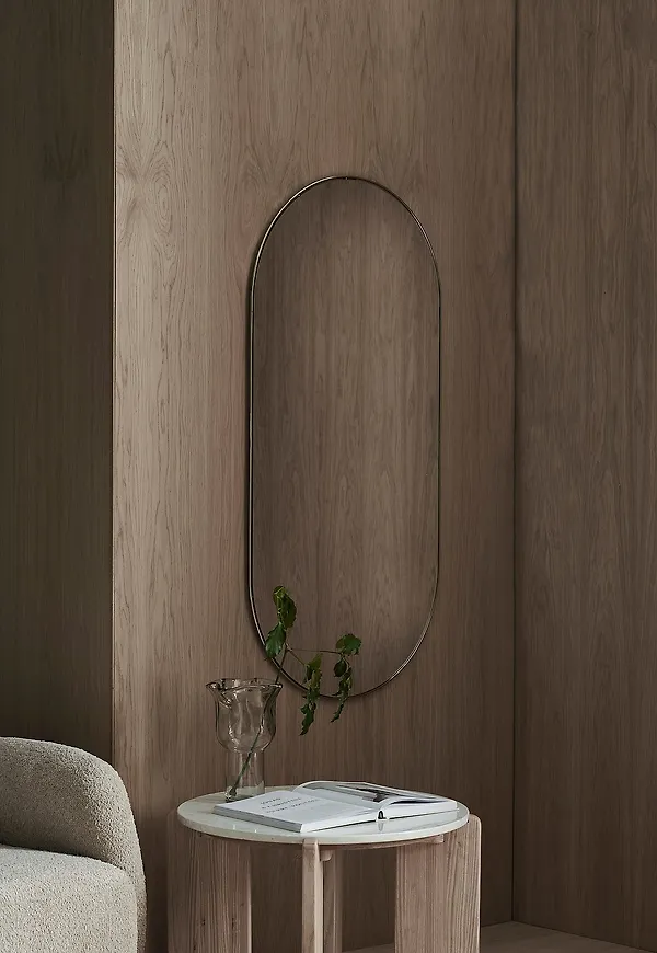 Silver Ellos Home-spegel i otroligt fin modell.