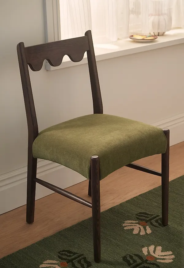 Grön Ellos Home-stol i jättefin modell.