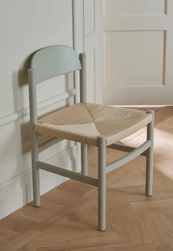Komfortabel grön stol 2025 från Ellos Home.