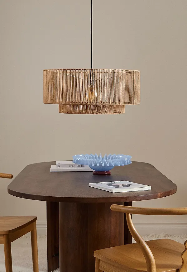 Snygg lampa i brunt från Ellos Home.