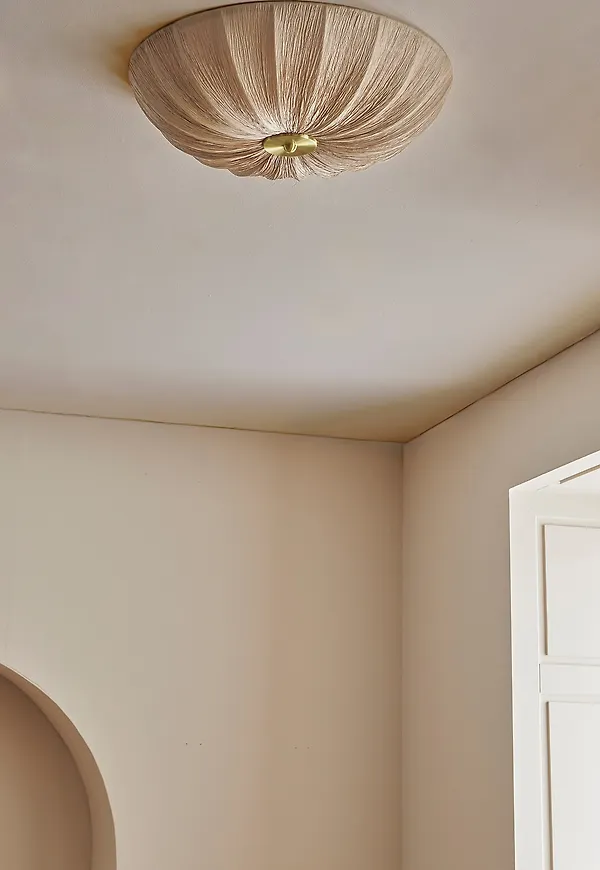 Elegant Lampa som passar bra vid många olika tillfällen.