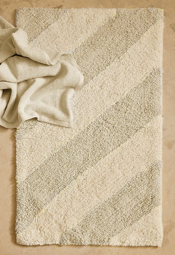 Supersnygg Matta som passar bra vid många olika tillfällen.