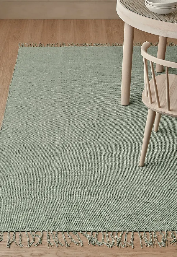 Riktigt fin Matta som passar bra vid många olika tillfällen.