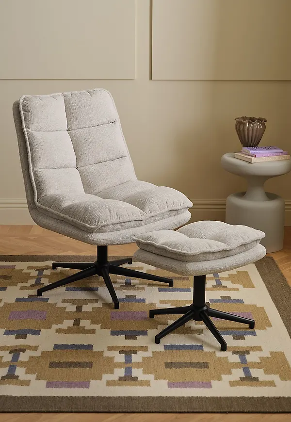 Söt fåtölj 2026 från Ellos Home.