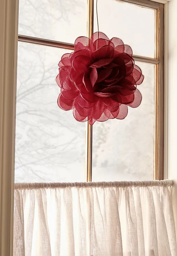 Söt röd lampa 2026 från Ellos Home.