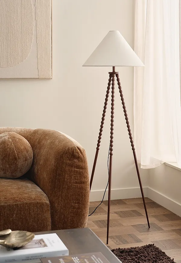 Snygg Lampa som passar bra vid många olika tillfällen.