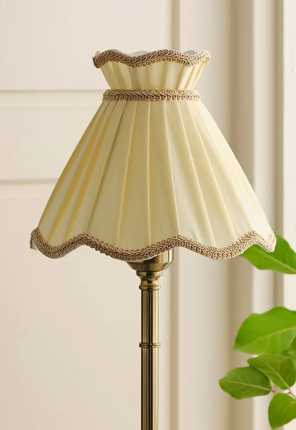 Riktigt snygg Lampa som passar bra vid många olika tillfällen.