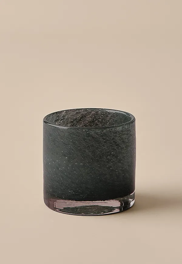 Grå Ellos Home-kruka i fin modell.