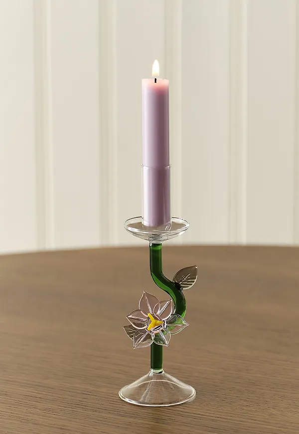 Jättefin ljusstake i flerfärgat från Ellos Home.