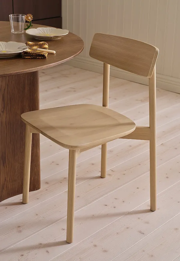 Ikonisk matstol 2026 från Ellos Home.