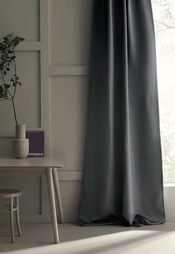 Smickrande mörkläggningsgardin 2026 från Ellos Home.