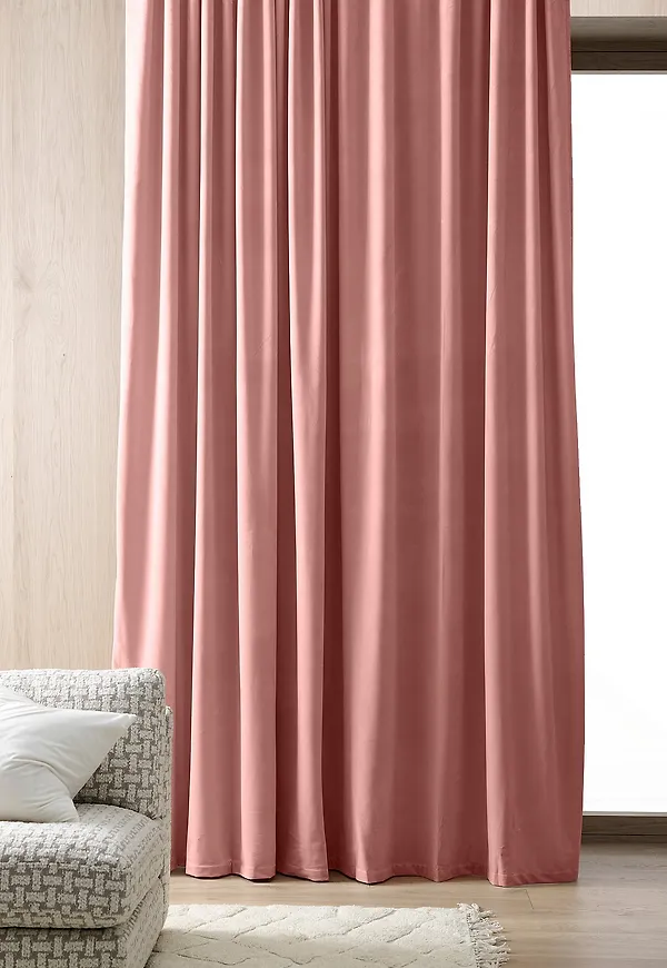 Rosa Ellos Home-sammetsgardin i exklusiv modell.