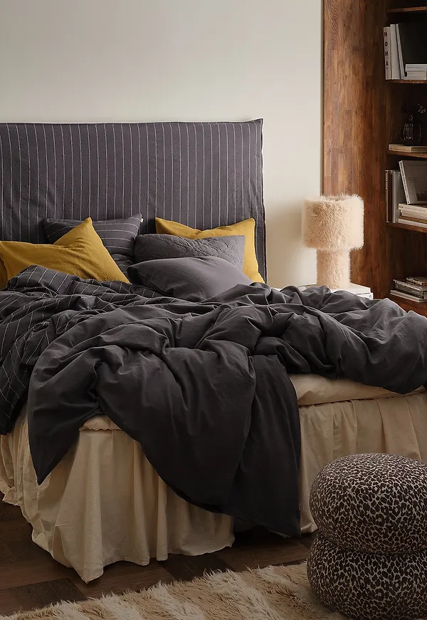 Klassisk ellos home ellos gardin i grå färg gjord i bomull.