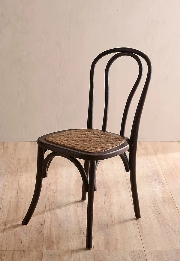 Brun Ellos Home-köksstol i ikonisk modell.