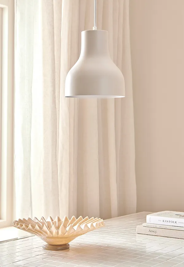 Söt vit lampa 2026 från Ellos Home.