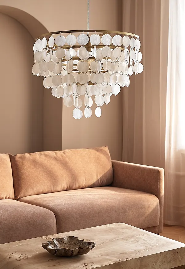 Cool vit lampa 2026 från Ellos Home.