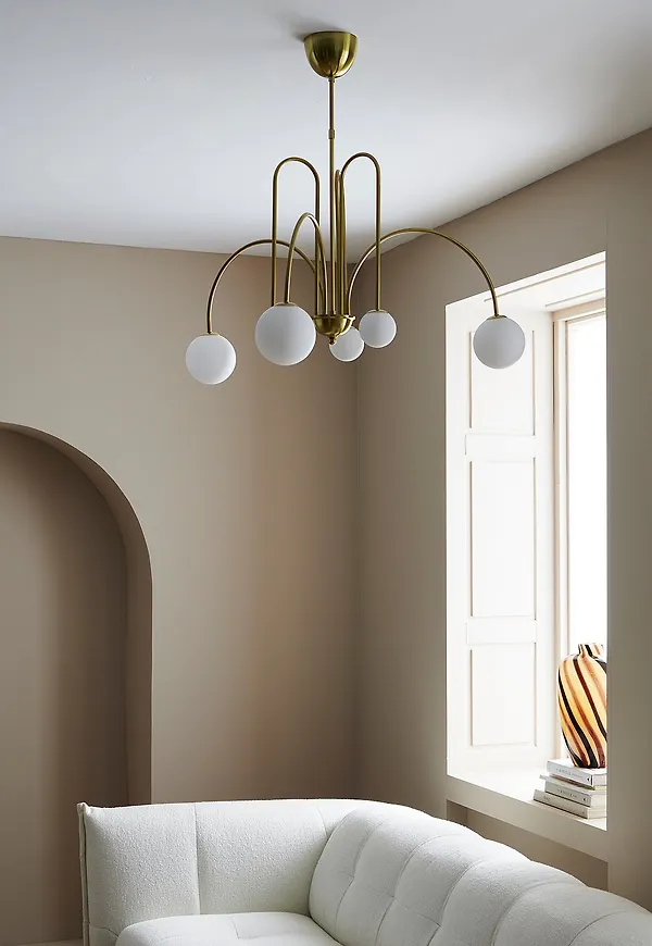 Snygg lampa 2026 från Ellos Home.