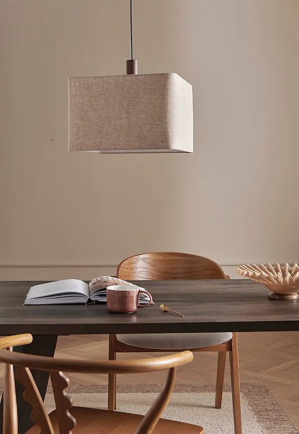 Superfin taklampa 2026 från Ellos Home.