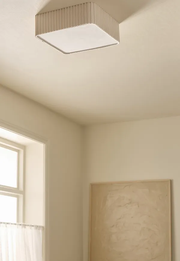 Smickrande lampa 2026 från Ellos Home.