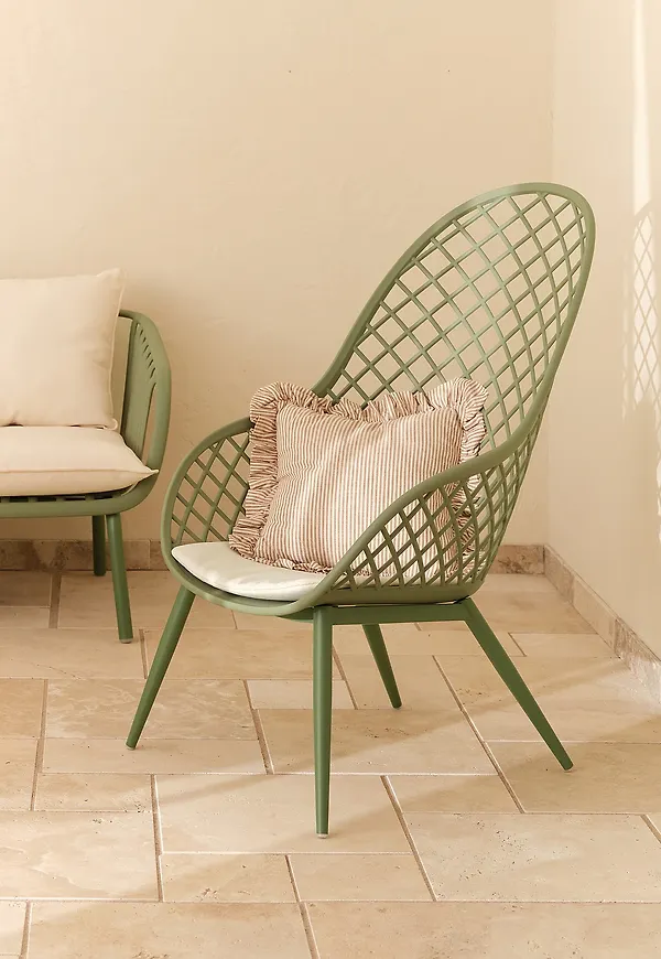 Söt loungefåtölj 2026 från Ellos Home.