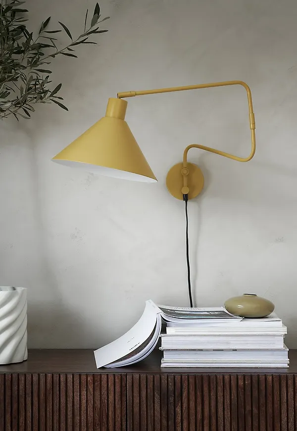 Riktigt fin Lampa som passar bra vid många olika tillfällen.